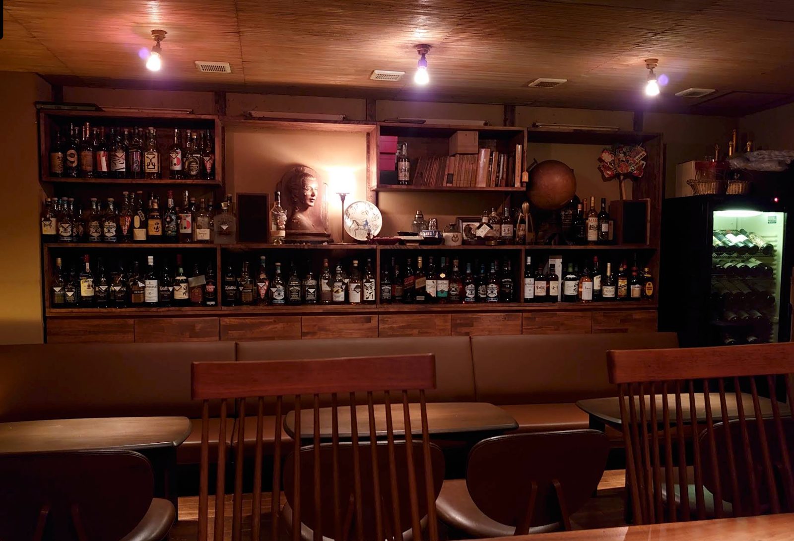 bar caravin 店内写真